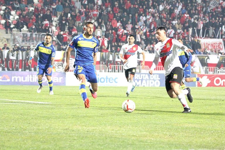 Sábado de fútbol en Santa Cruz y de curitón