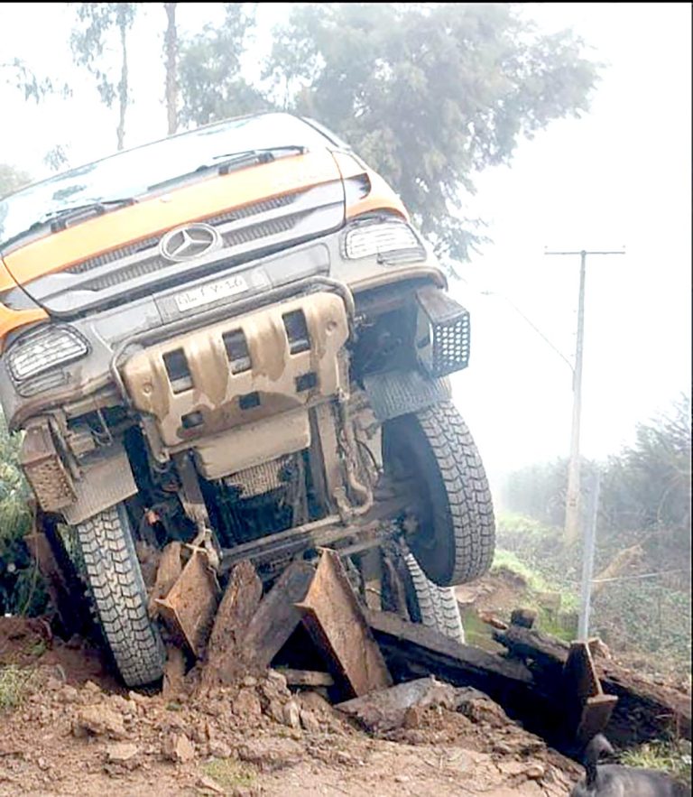 Imprudencia de camión tolva destruyó  puente y dejó a siete familias aisladas