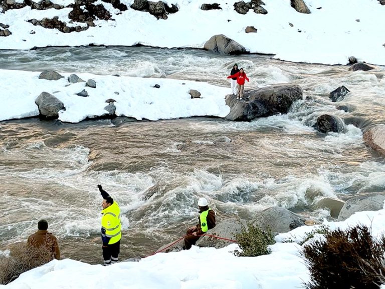 Paseo familiar a la nieve casi termina en tragedia