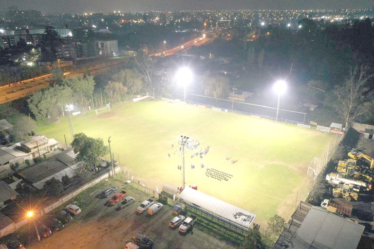 Juvenil Seminario inauguró su nueva luminaria