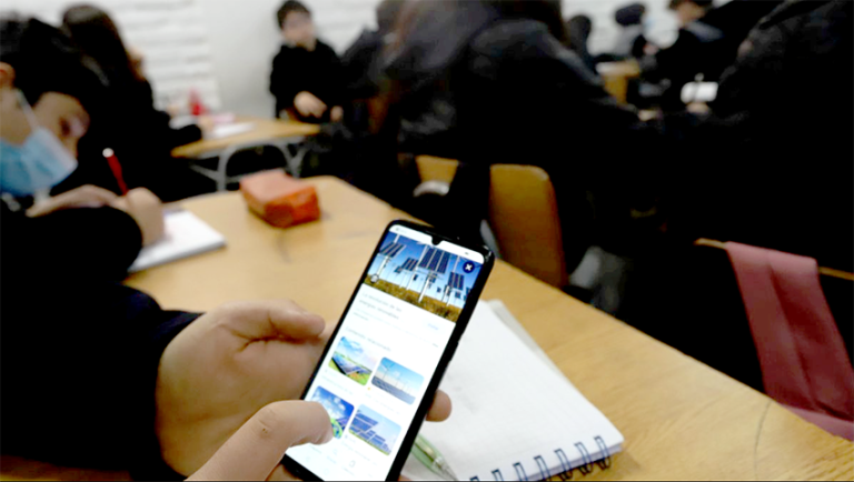 Parlamentarios valoran aprobación de proyecto que restringe el uso de celulares en colegios