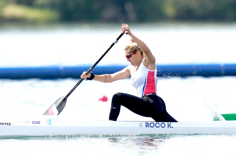 Karen Roco se estrenó en París