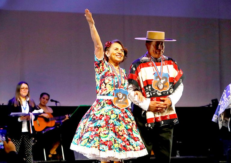 Pareja de curicanos al Campeonato  Regional de Cueca del Adulto Mayor