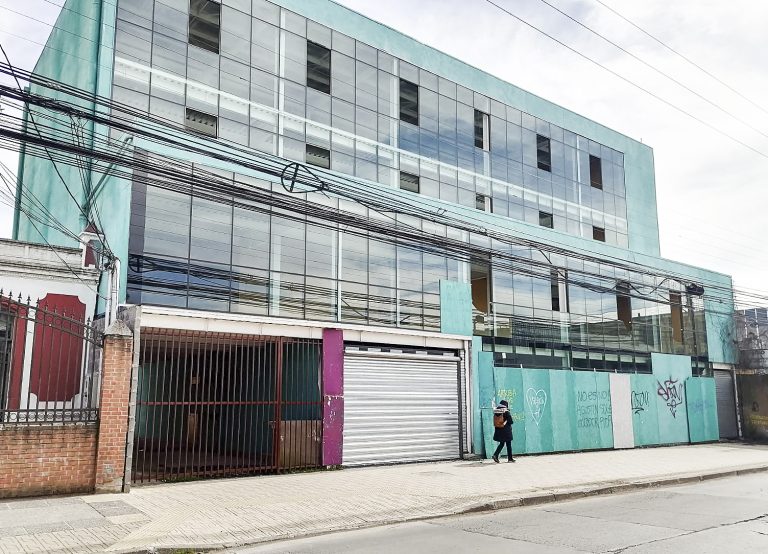 Un problema sin solución: Sigue  toma de propiedad en calle Peña