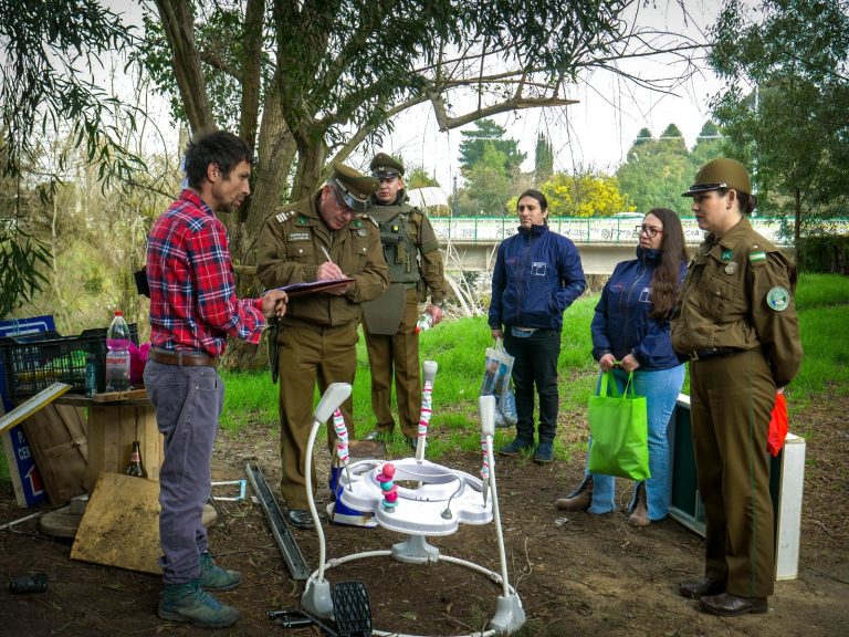 Ruta de Carabineros entregará 350 prestaciones semanales para personas en situación de calle