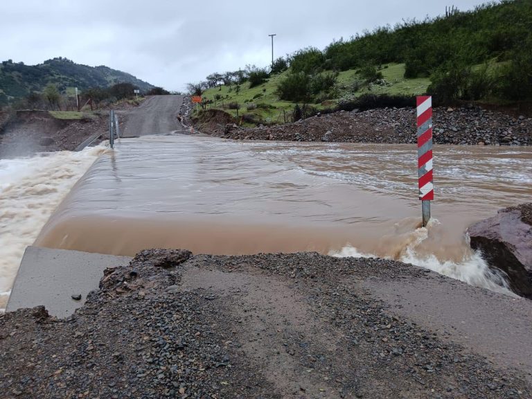 Sistema frontal dejó varias afectaciones en comunas de la provincia de Curicó