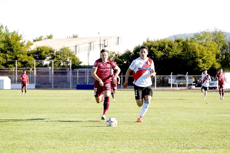 17:30 horas, el puntero vs Curicó Unido