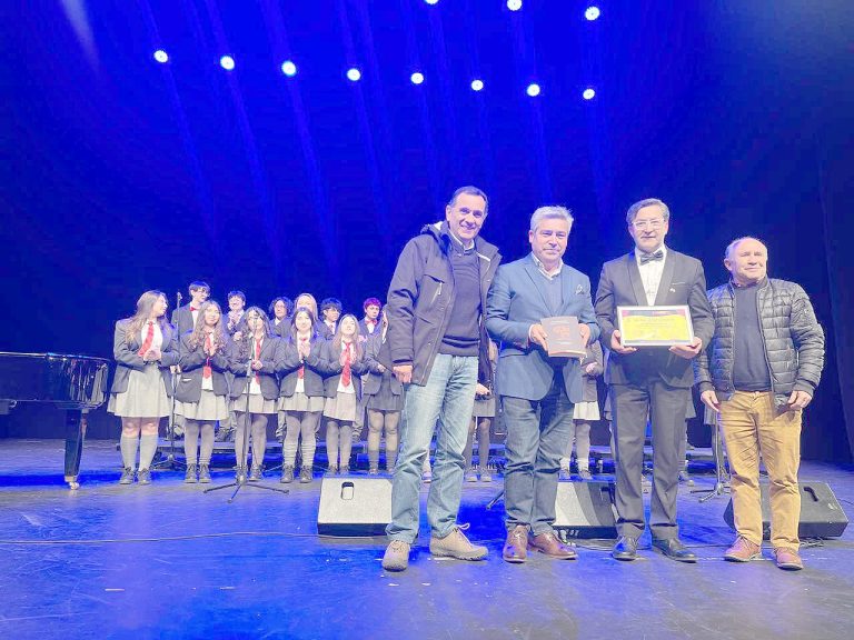 Se realizó Primer Encuentro  Coral “Mario Baeza Gajardo”