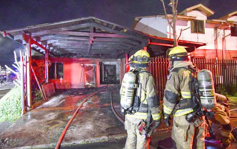 Incendio dejó millonarias pérdidas en casa de la Villa Bicentenario