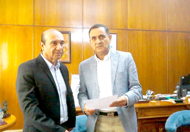 Abordan denuncia respecto al cargo de  director jurídico del municipio curicano