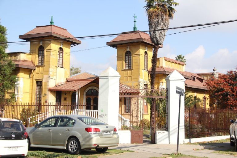 Informan sobre cambio en plazos de licitación para restauración de sede del Colegio de Profesores