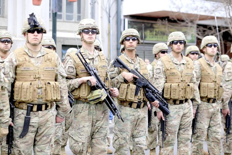 Con aumento de fuerzas y amplias muestras  de cariño se realizó concurrida Parada Militar