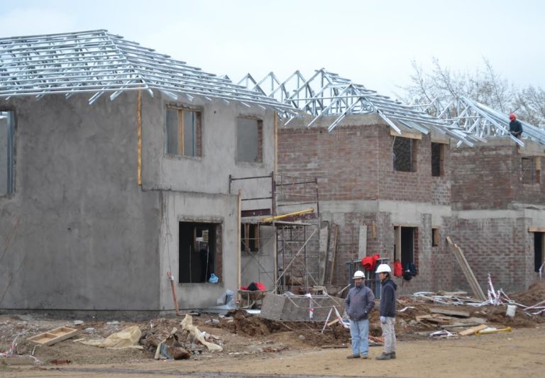 Gremio de la construcción propone medidas para enfrentar el déficit habitacional en el Maule