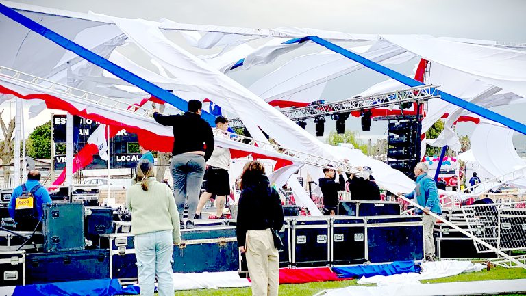 Fuertes vientos arrasaron con las  carpas en las fondas de San Javier