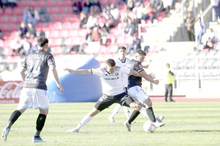 Gracias a triplete de Larrivey Magallanes gana a Colo Colo