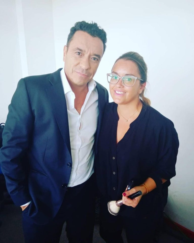 Curicana embellece a rostros televisivos del deporte