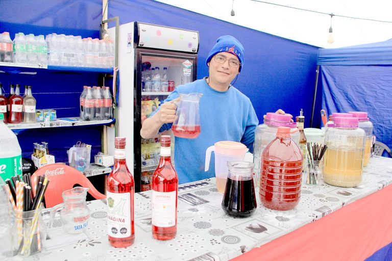 Fonderos llaman a celebrar a pesar de anuncios de lluvia