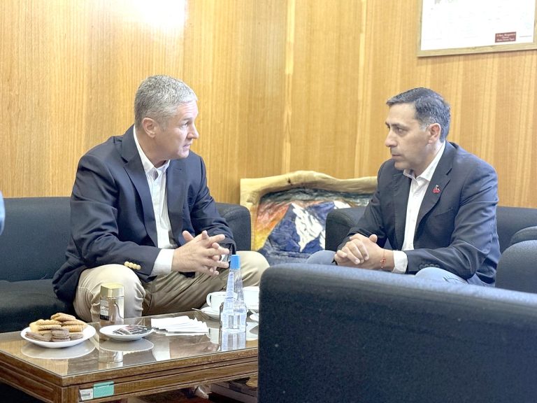 Carlos Vergara y José Antonio Arellano se  reúnen para traspaso ordenado de funciones