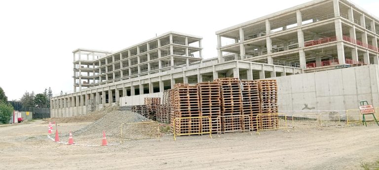 Minsal asegura continuidad de  obras en el Hospital de Linares