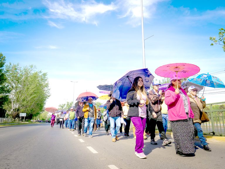 Caminata de paraguas de  Colores fue todo un éxito