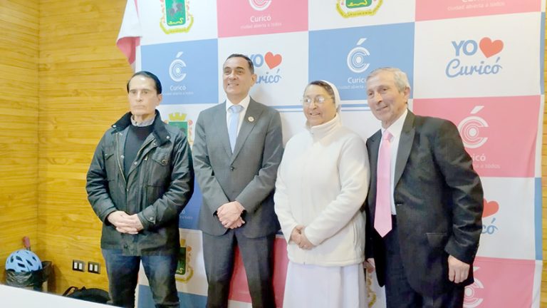 Concejo Municipal de Curicó eligió a los Ciudadanos e Hija Ilustre