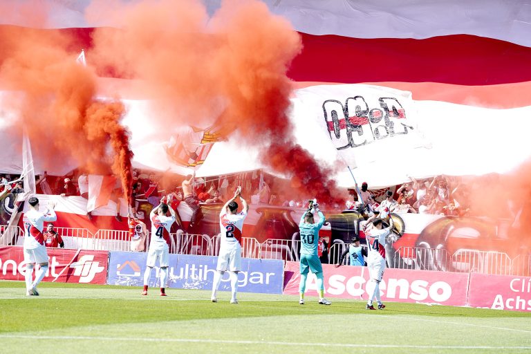 A las 20:00 horas el curi vs Wanderers