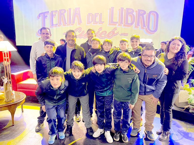 Alumnos del colegio El Boldo vivieron  grata experiencia en Feria del Libro
