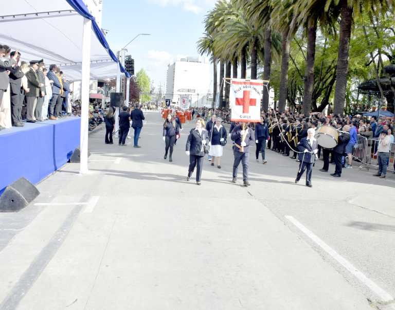 Con multitudinario desfile Curicó celebró su 281º Aniversario