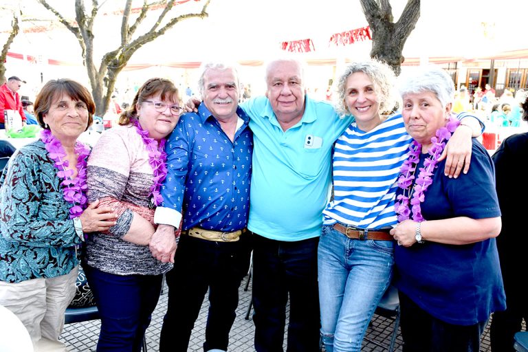 Más de 500 adultos mayores compartieron en la fiesta “Bienvenida Primavera”