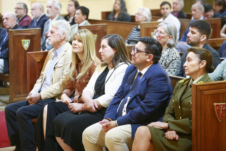 Emotiva eucaristía en recuerdo de la fallecida diputada Mercedes Bulnes