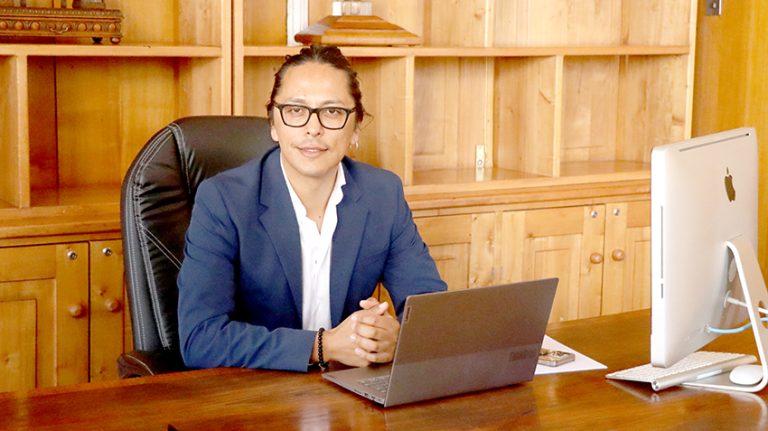 Cristian Martínez asume como alcalde de Molina