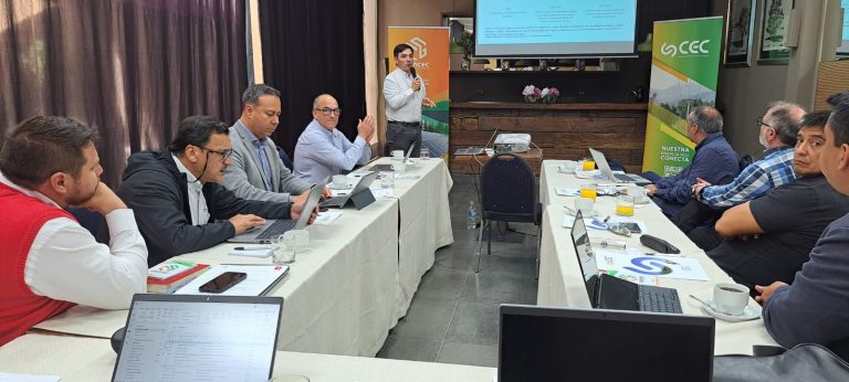 Distribuidora de energía de Valparaíso conoció experiencia curicana en eficiencia energética