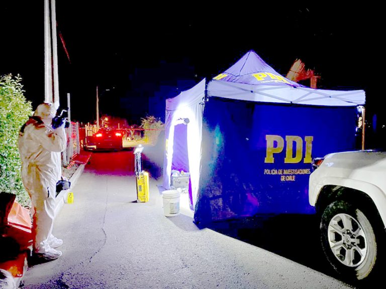 Grave permanece el hombre que mató a su esposa y luego trató de quitarse la vida