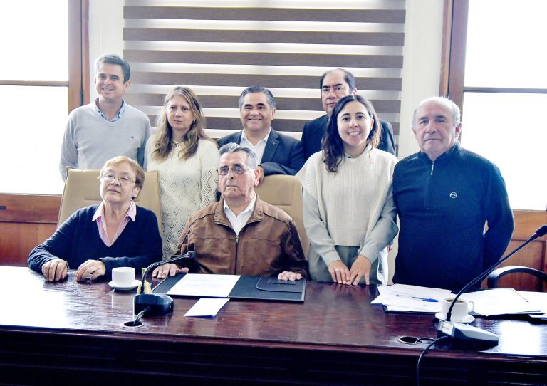Reconocimiento a su trayectoria: Eligen a Leoncio Saavedra como alcalde de Curicó