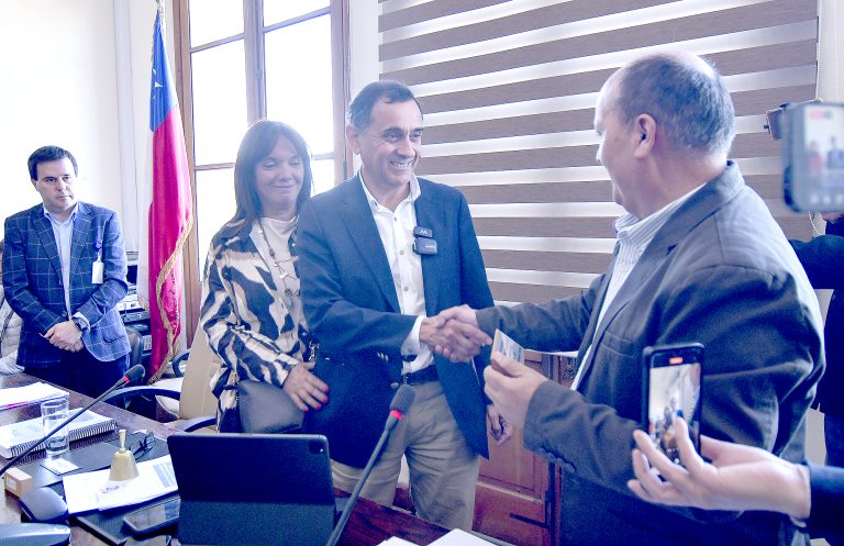 Alcalde de Curicó renunció para participar  en las próximas elecciones parlamentarias