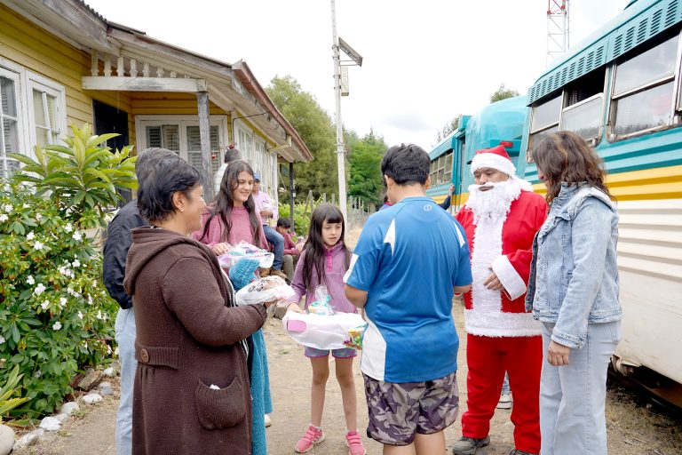 UTalca inicia campaña de recolección de juguetes para el Tren de Navidad