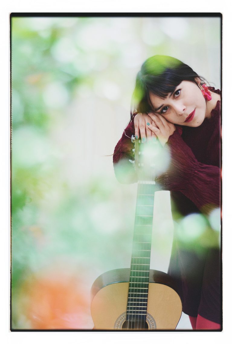 Cantautora Camila Bañados realiza gira  nacional para presentar su primer disco