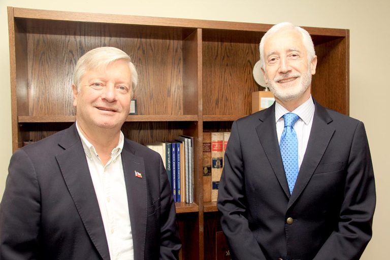 “A la gente que entró por cuoteo político, que se retiren solos”