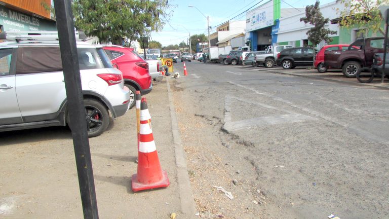 Concejal abordó estado de las calles de  cara a proceso de permiso de circulación