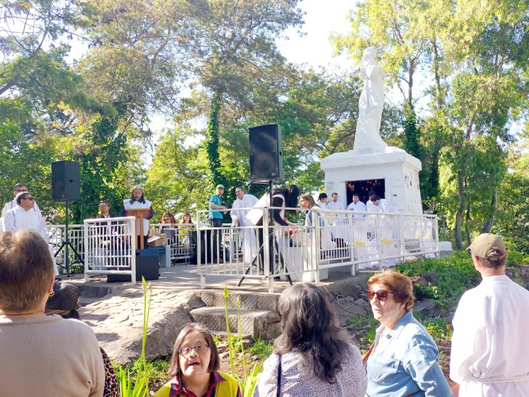 Dan a conocer actividades del término del Mes de María en Talca y Curicó