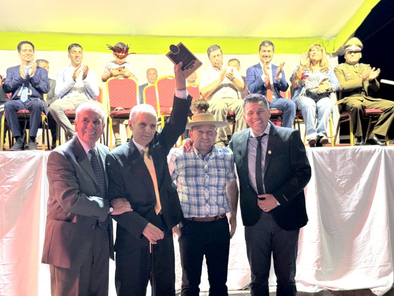 En alegre Carnaval comuna de Sagrada Familia celebró su 133º Aniversario