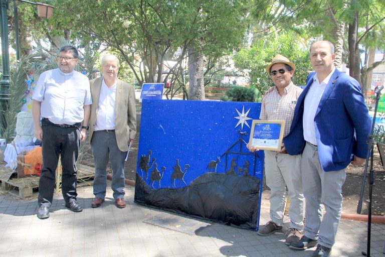 Dieron el vamos a la Expo Pesebres en la Plaza de Armas de Curicó