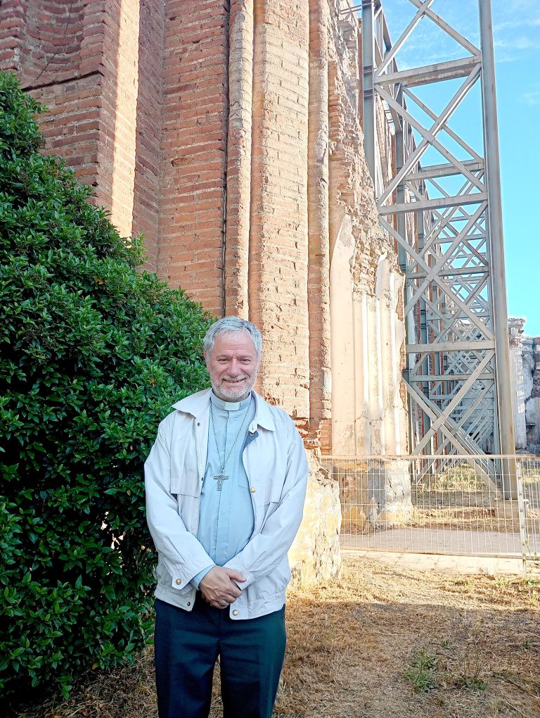 Mes de María finalizó en la  Gruta de la Virgen de Lourdes