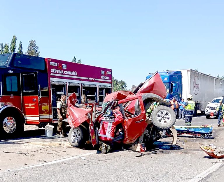 Una menor fallecida y cuatro heridos de diversa consideración dejó colisión múltiple