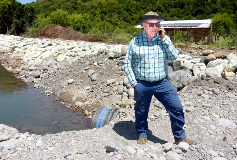 Violenta baja de caudal alarmó a los agricultores