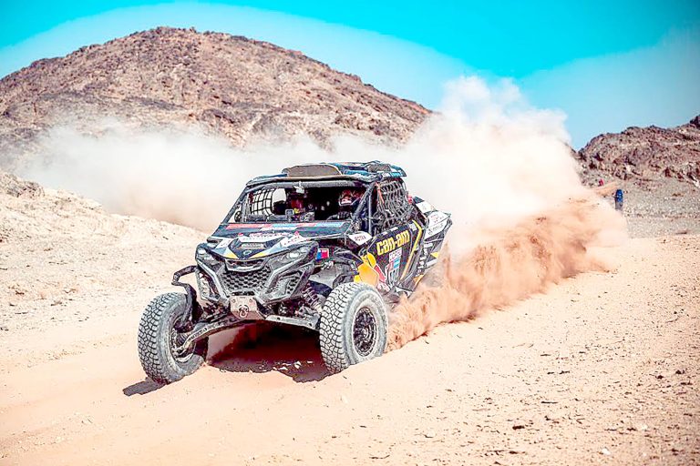 Francisco “Chaleco” López supera rotura  de neumáticos y sigue en posición de podio