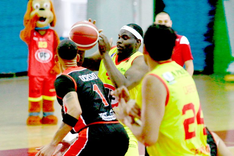 Con el apoyo del hincha talquino Español  busca hoy sumar su primera victoria