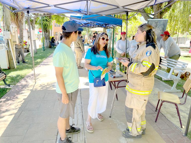 Exitosa feria de prevención de incendios forestales