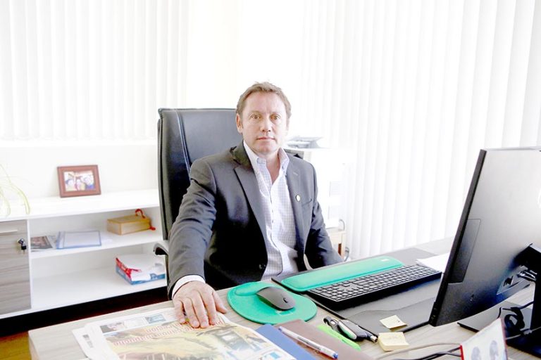 Gobernador gestionó $30 mil millones para pagar deudas heredadas y financiar proyectos del 2025