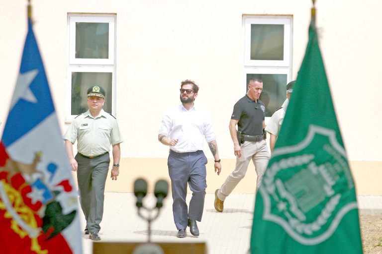 Protestas vecinales por promesas incumplidas y ausencia de la oposición marcan inauguración de la Cárcel de Talca
